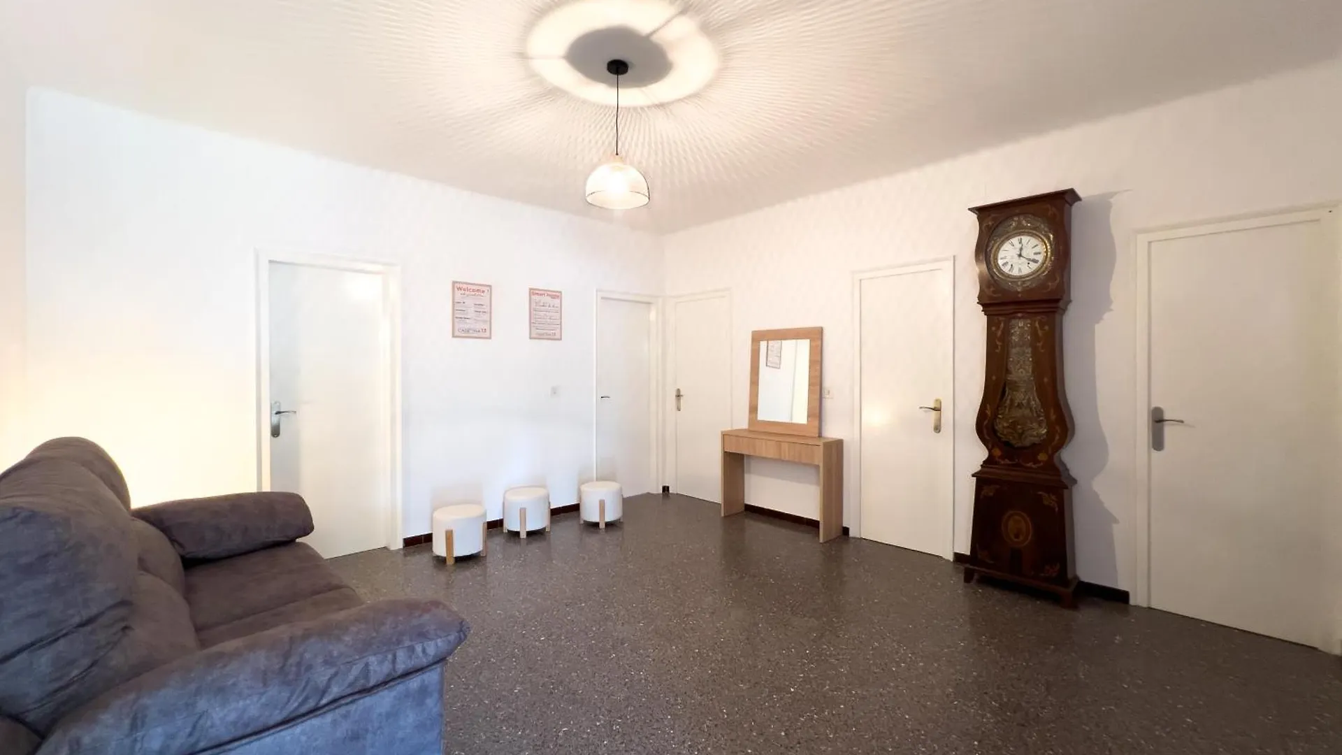 Επικοινωνία με το Caserna 13 - Luminoso Piso En Figueres
